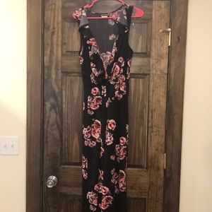 Women’s floral jumper NWOT